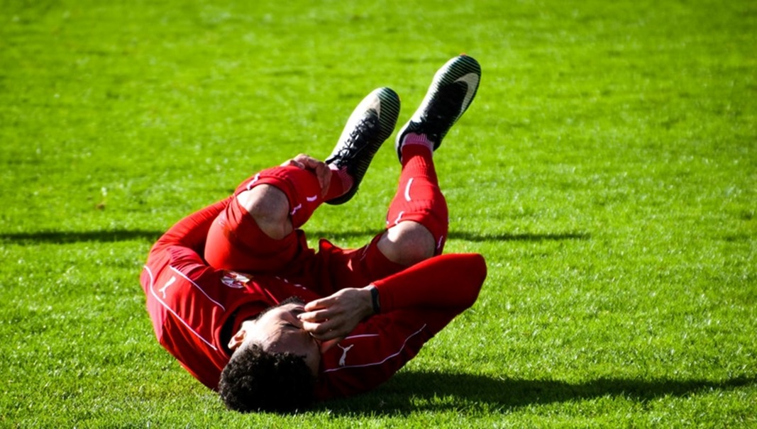 Verletzter Fuballspieler